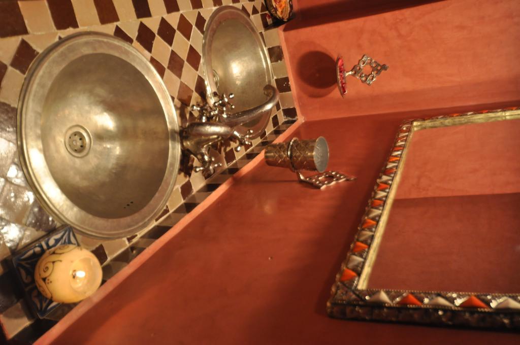 Riad La Famille مراكش الغرفة الصورة